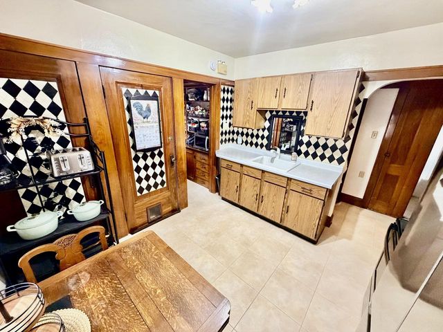 2239 S 73rd STREET, West Allis, WI 53219