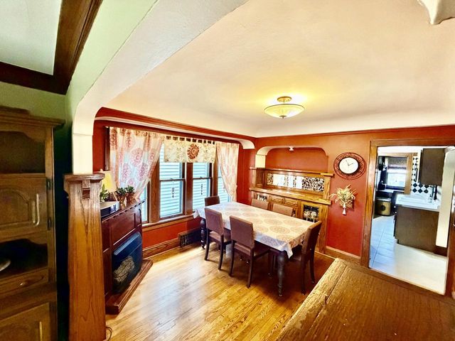 2239 S 73rd STREET, West Allis, WI 53219