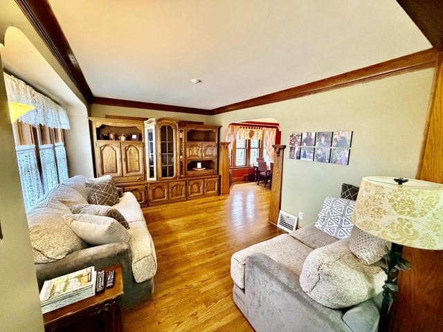 2239 S 73rd STREET, West Allis, WI 53219