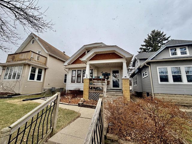 2239 S 73rd STREET, West Allis, WI 53219