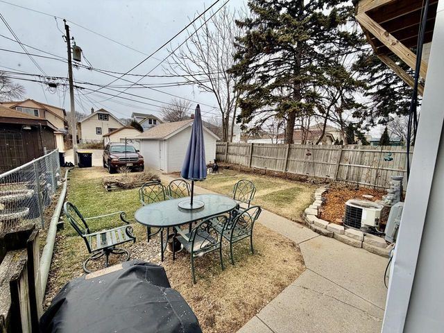 2239 S 73rd STREET, West Allis, WI 53219