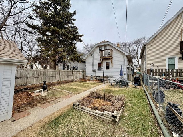 2239 S 73rd STREET, West Allis, WI 53219