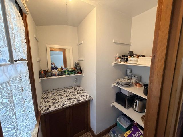 2239 S 73rd STREET, West Allis, WI 53219