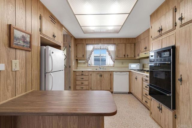 1506 Oak Drive 4, Vista, CA 92084