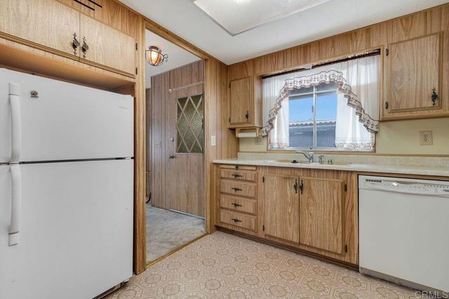 1506 Oak Drive 4, Vista, CA 92084