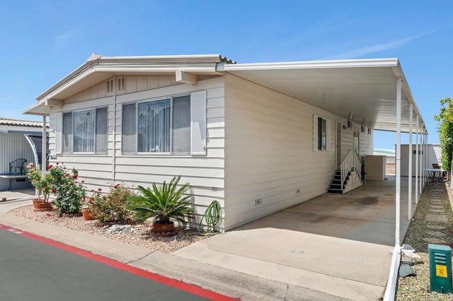 1506 Oak Drive 4, Vista, CA 92084