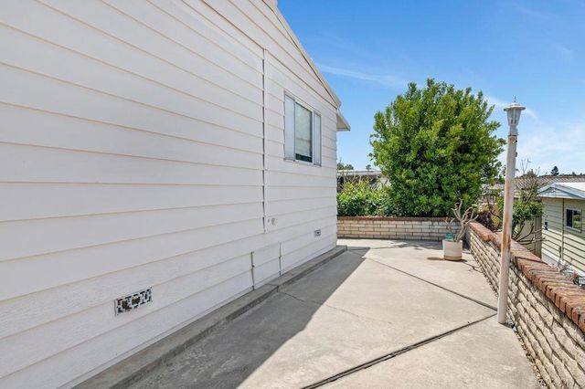 1506 Oak Drive 4, Vista, CA 92084