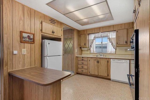 1506 Oak Drive 4, Vista, CA 92084