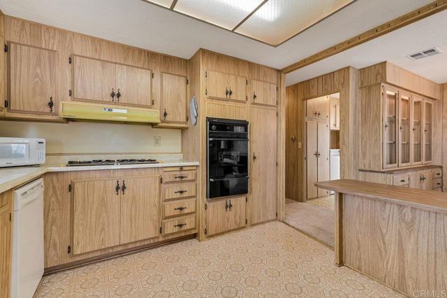 1506 Oak Drive 4, Vista, CA 92084