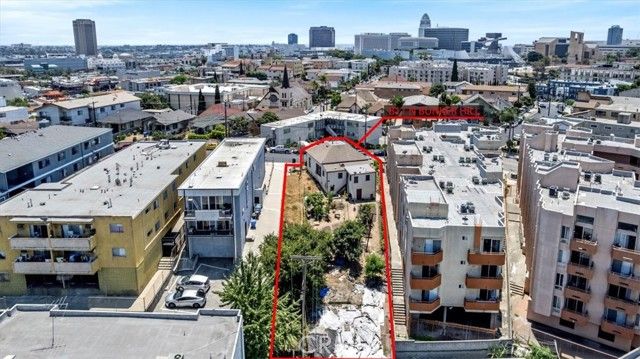 811 N Bunker Hill Avenue, Los Angeles, CA 90012