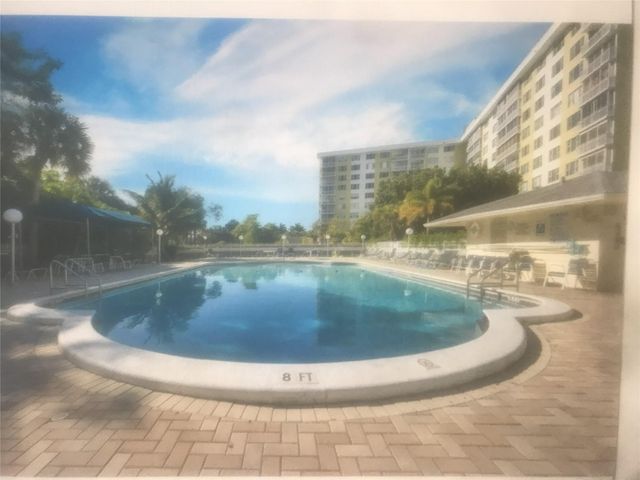 4350 Hillcrest Drive 704, Hollywood, FL 33021