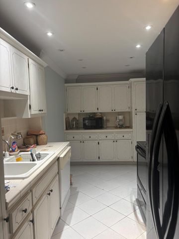 4350 Hillcrest Drive 704, Hollywood, FL 33021