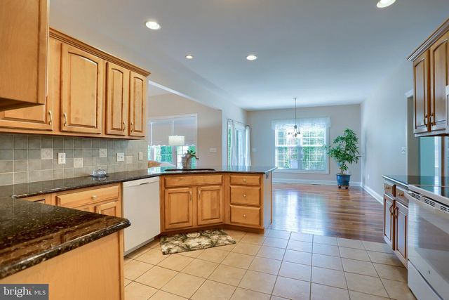 5127 JENNIFER CIR, Mechanicsburg, PA 17050