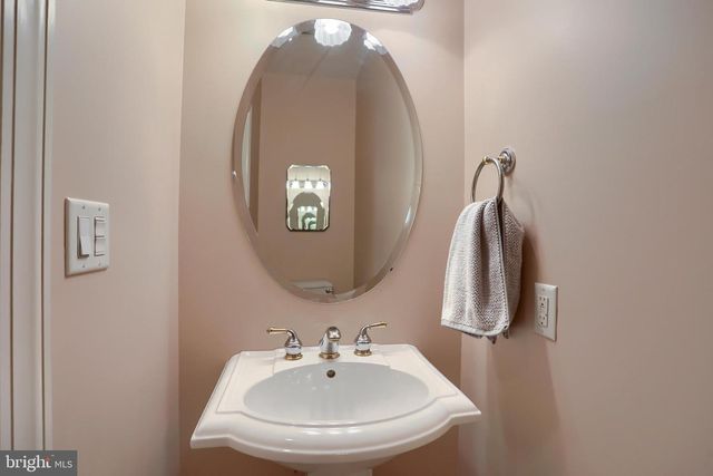 5127 JENNIFER CIR, Mechanicsburg, PA 17050