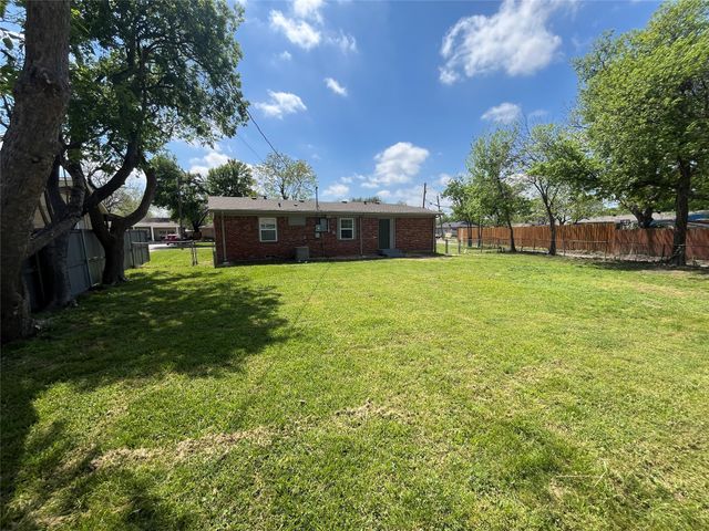 2017 Tolosa Drive, Dallas, TX 75228