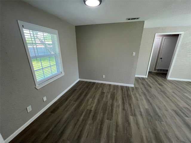 2017 Tolosa Drive, Dallas, TX 75228