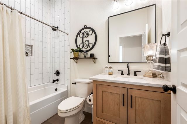 830 Big Horn Street, Bentonville, AR 72712