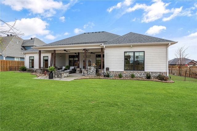 830 Big Horn Street, Bentonville, AR 72712