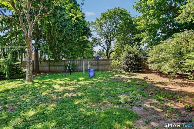 10 Koger Road, Trumbull, CT 06611