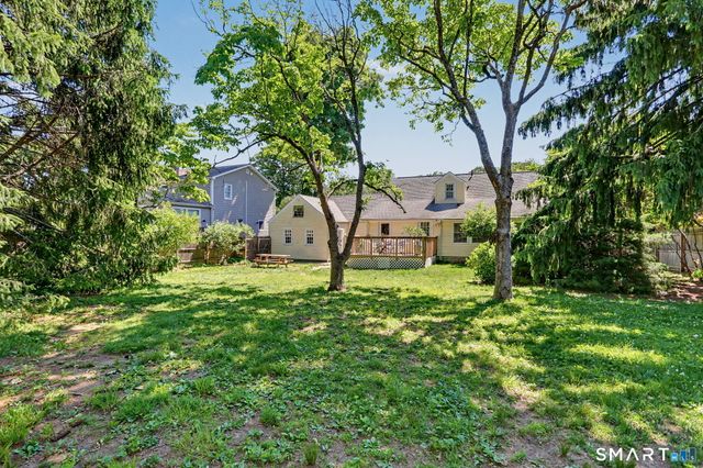 10 Koger Road, Trumbull, CT 06611