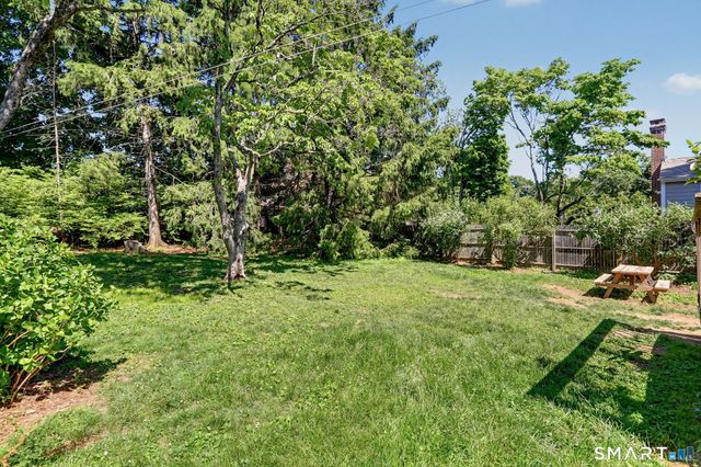 10 Koger Road, Trumbull, CT 06611