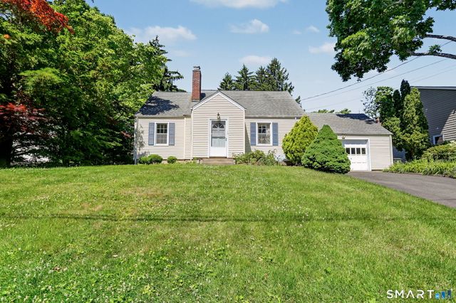 10 Koger Road, Trumbull, CT 06611