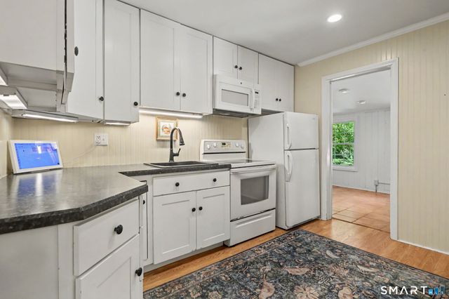 10 Koger Road, Trumbull, CT 06611