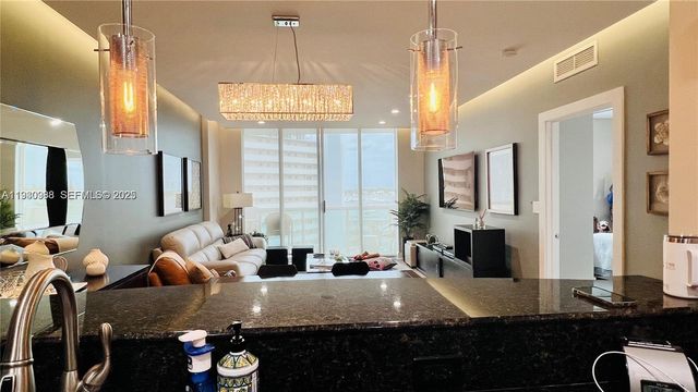 7900 Harbor Island Dr 622, North Bay Village, FL 33141