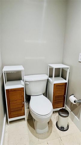 7900 Harbor Island Dr 622, North Bay Village, FL 33141