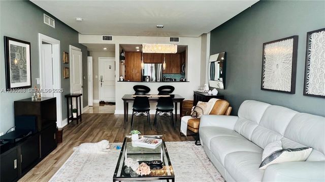 7900 Harbor Island Dr 622, North Bay Village, FL 33141