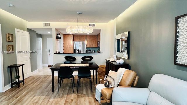 7900 Harbor Island Dr 622, North Bay Village, FL 33141