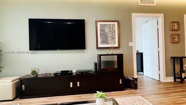 7900 Harbor Island Dr 622, North Bay Village, FL 33141