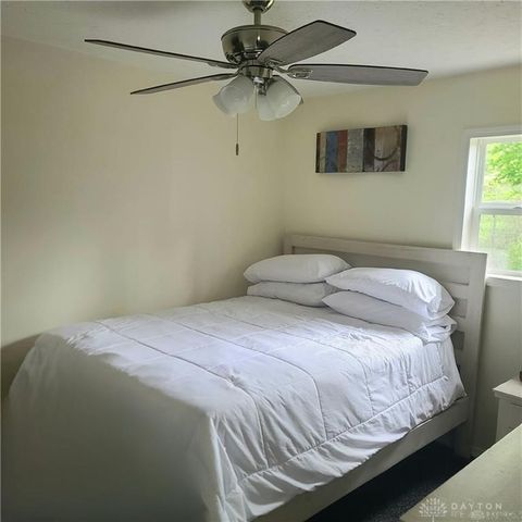 4725 W Hillcrest Avenue, Dayton, OH 45406