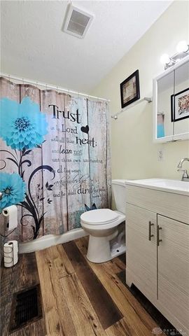 4725 W Hillcrest Avenue, Dayton, OH 45406