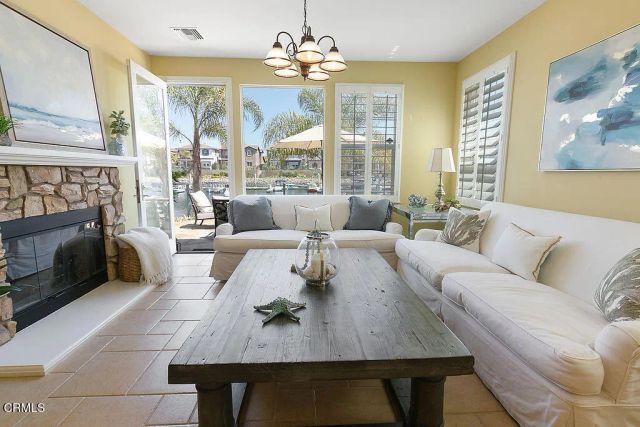 1464 Twin Tides Place, Oxnard, CA 93035