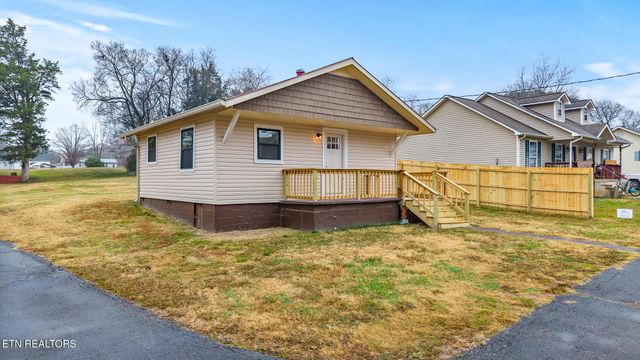 402 Pine Street, Madisonville, TN 37354