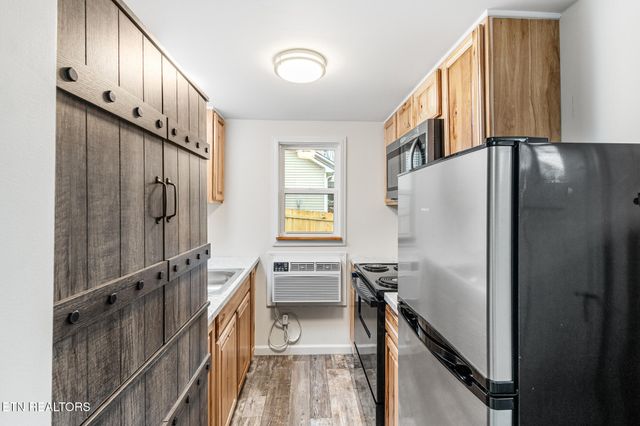 402 Pine Street, Madisonville, TN 37354