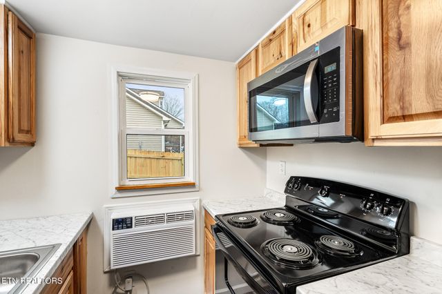 402 Pine Street, Madisonville, TN 37354