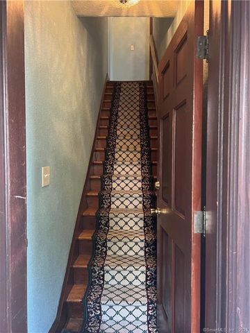 214 Goffe Terrace 2nd Fl, New Haven, CT 06511