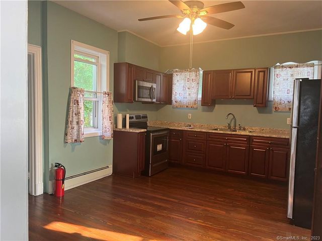 214 Goffe Terrace 2nd Fl, New Haven, CT 06511