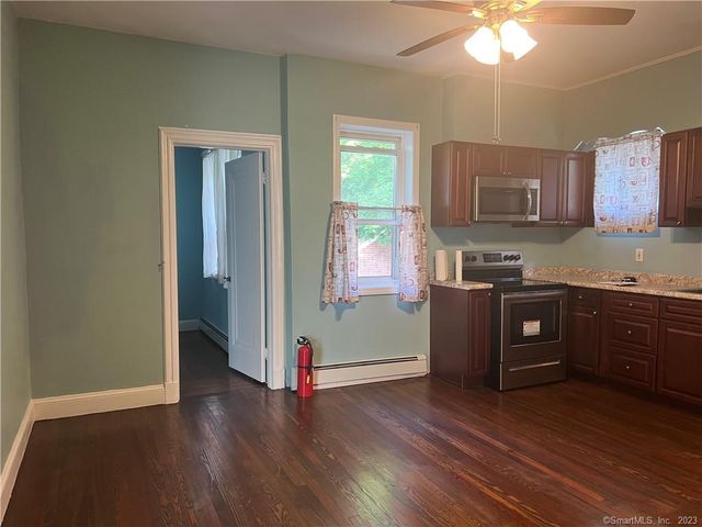 214 Goffe Terrace 2nd Fl, New Haven, CT 06511