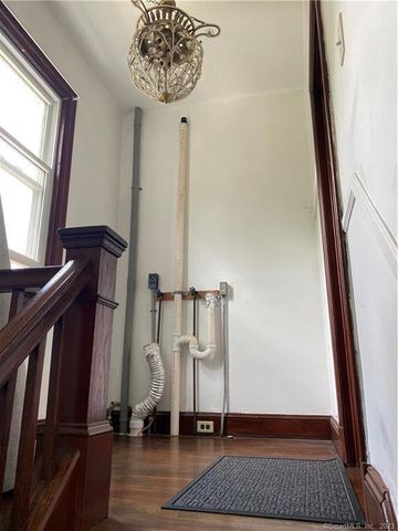 214 Goffe Terrace 2nd Fl, New Haven, CT 06511