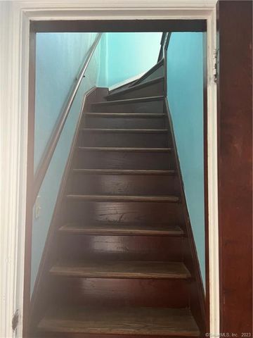 214 Goffe Terrace 2nd Fl, New Haven, CT 06511