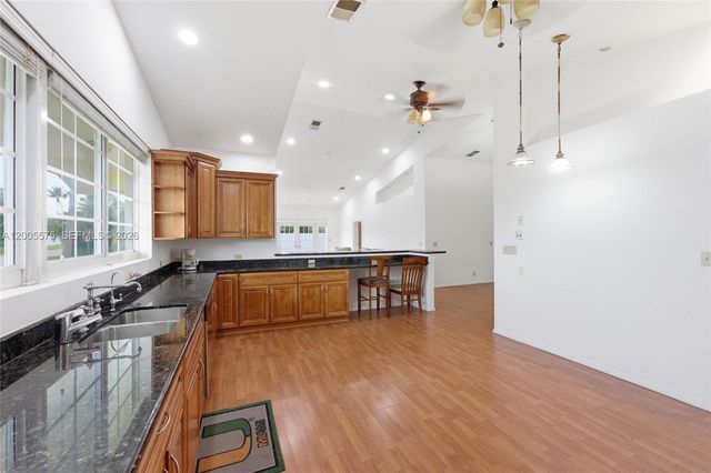 4361 NE 13th Ter, Oakland Park, FL 33334