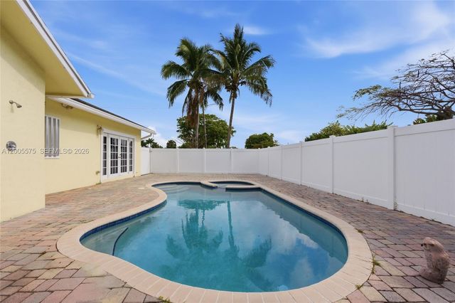 4361 NE 13th Ter, Oakland Park, FL 33334
