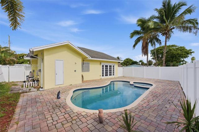 4361 NE 13th Ter, Oakland Park, FL 33334