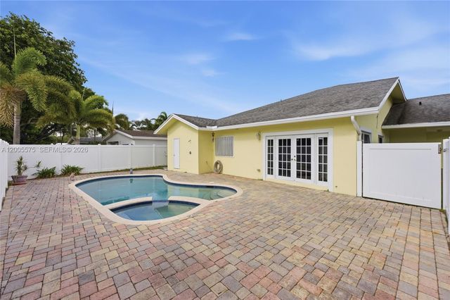 4361 NE 13th Ter, Oakland Park, FL 33334