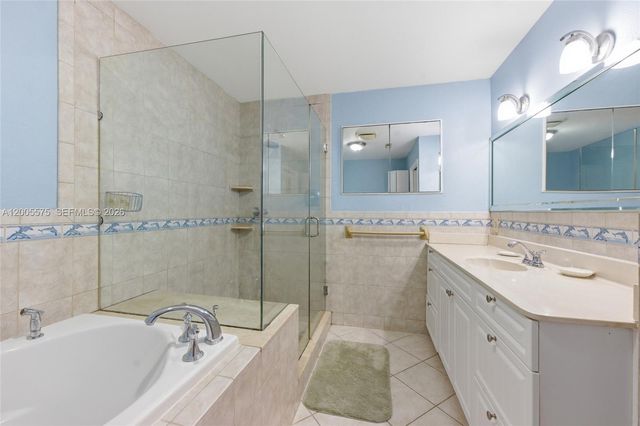 4361 NE 13th Ter, Oakland Park, FL 33334