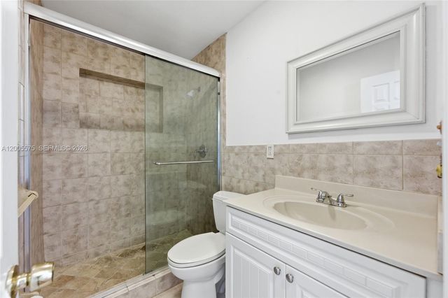 4361 NE 13th Ter, Oakland Park, FL 33334