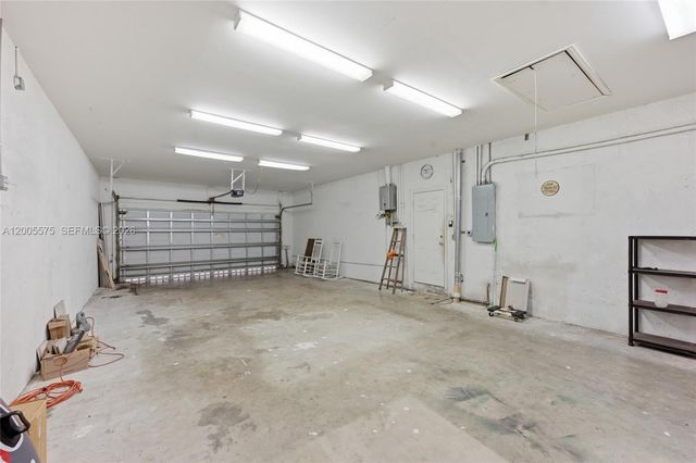 4361 NE 13th Ter, Oakland Park, FL 33334